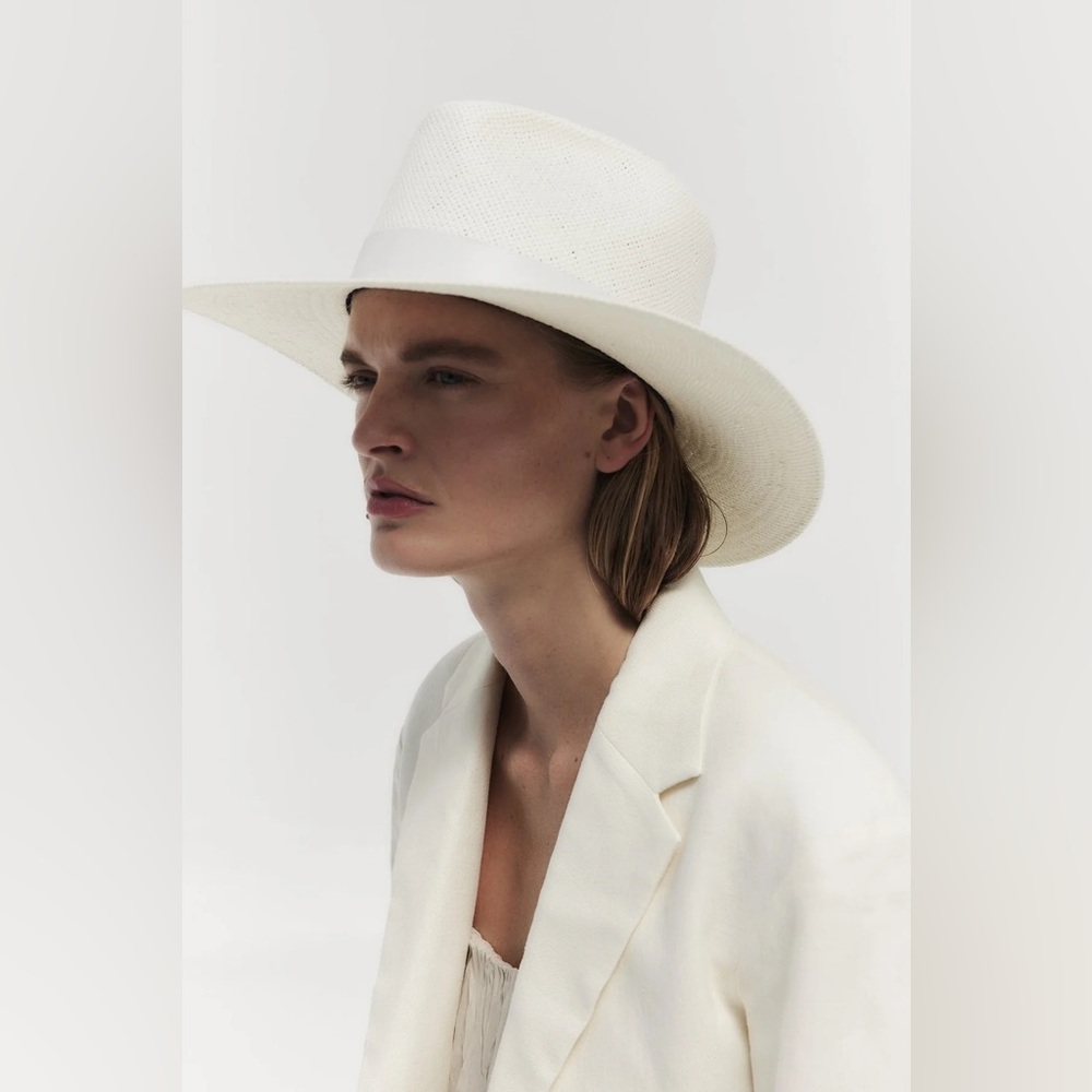 Janessa Leone White Hat